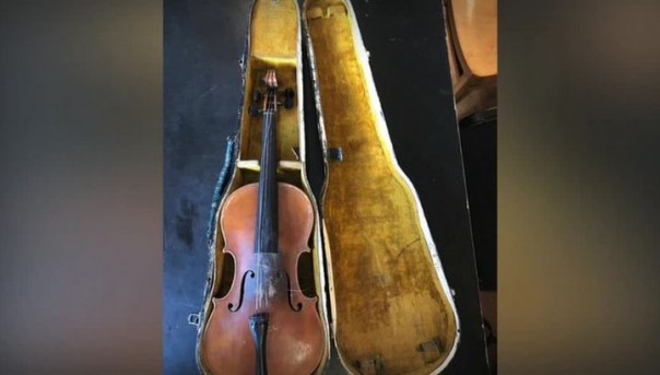 Украинские пограничники на блокпосту отобрали у жителя Макеевки скрипку Страдивари