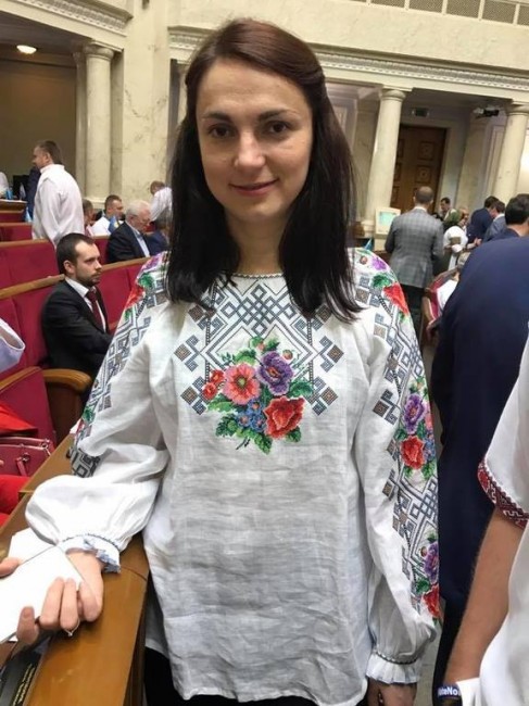 Кто сказал, что вышиванка это атрибут достоинства?