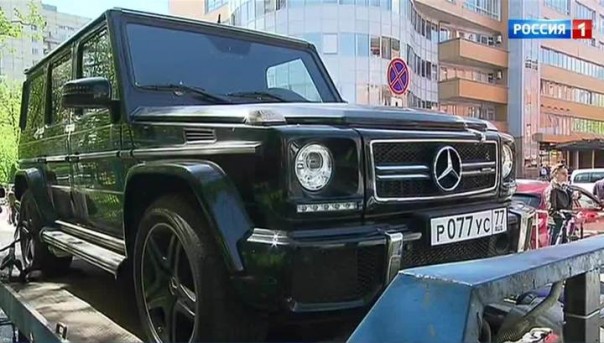 Скандально известный гонщик Руслан Шамсуаров лишился своего "Гелендвагена"