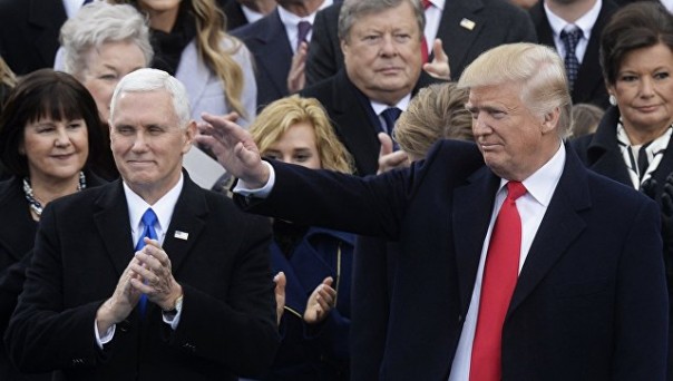 СМИ узнали, на кого консерваторы сделают ставку в случае ухода Трампа СМИ узнали, на кого консерваторы сделают ставку в случае ухода Трампа