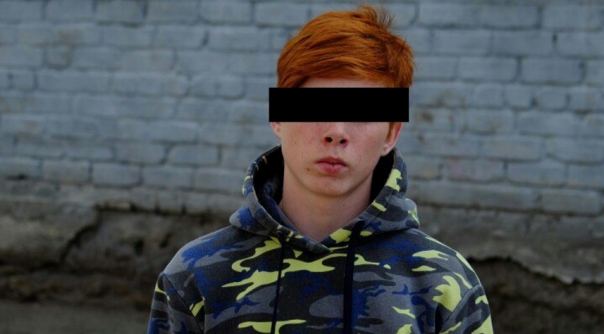 «Смотри, как я могу»: Школьник погиб, делая сэлфи на опоре ЛЭП [видео 18+]