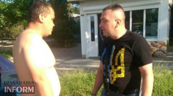 В Одесской области хрюмберг из АТЫ накинулся на мужчину в футболке с Путиным В Одесской области хрюмберг из АТЫ накинулся на мужчину в футболке с Путиным