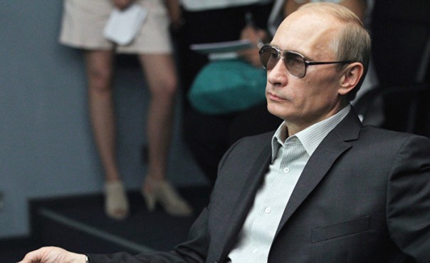 Каменное лицо Путина - не случайность: «У него десять фотографов»