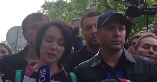 Чулпан Хаматова и Евгений Миронов выступили с заявлением у "Гоголь-центра"