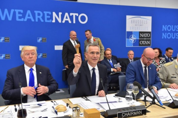 Брюссельские смотрины: Трамп отказался слушать скулёж Порошенко Брюссельские смотрины: Трамп отказался слушать скулёж Порошенко