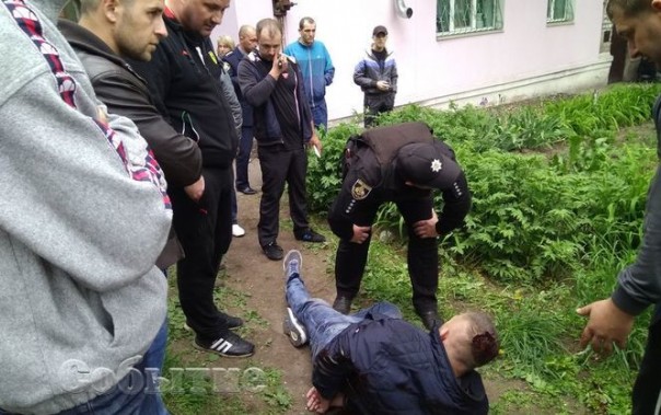 Украинская полиция открыла уголовное дело против таксистов по факту избиения охранника Яроша