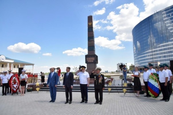 Памятник пограничникам сегодня открыли на набережной в Астрахани Памятник пограничникам сегодня открыли на набережной в Астрахани