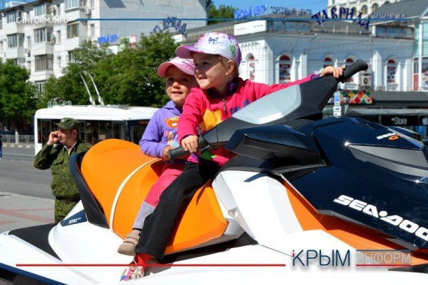 В Крыму прошла выставка техники и вооружения Пограничной службы