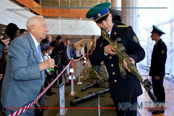В Крыму прошла выставка техники и вооружения Пограничной службы