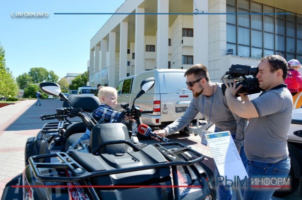 В Крыму прошла выставка техники и вооружения Пограничной службы