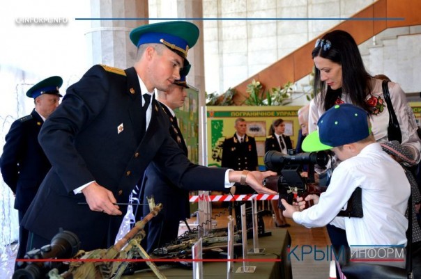 В Крыму прошла выставка техники и вооружения Пограничной службы