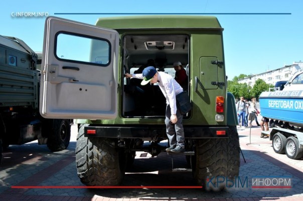 В Крыму прошла выставка техники и вооружения Пограничной службы