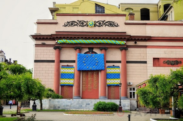 Порошенко за решеткой и прочие «знаки внимания» в Одессе Порошенко за решеткой и прочие «знаки внимания» в Одессе