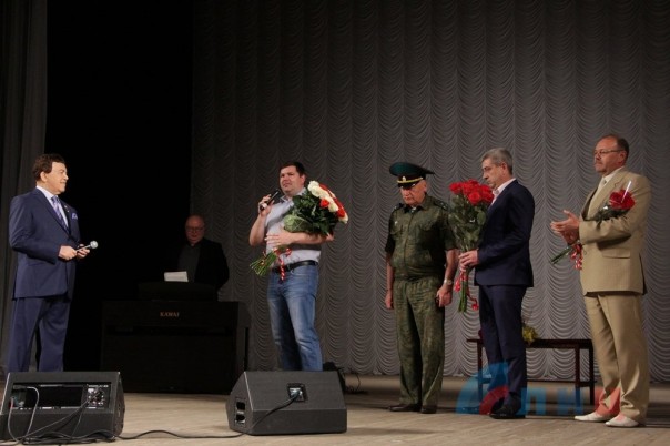 Кобзон - укропам: Я к вам на Украину не езжу, я езжу к себе на Родину