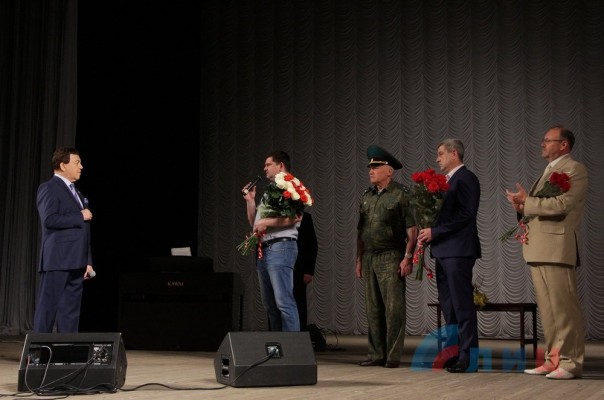Кобзон - укропам: Я к вам на Украину не езжу, я езжу к себе на Родину