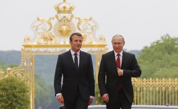 Эдуард Лимонов: Путин-отец и Макрон-сын