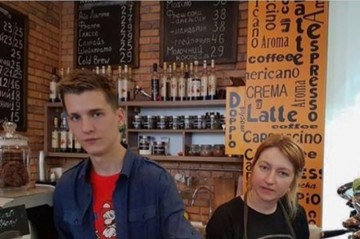 Русофобка Ницой переживает мовный климакс: официанты готовы плевать мне в борщ!