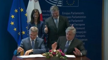 Обрадовавшийся "безвизу" Порошенко попал на видео