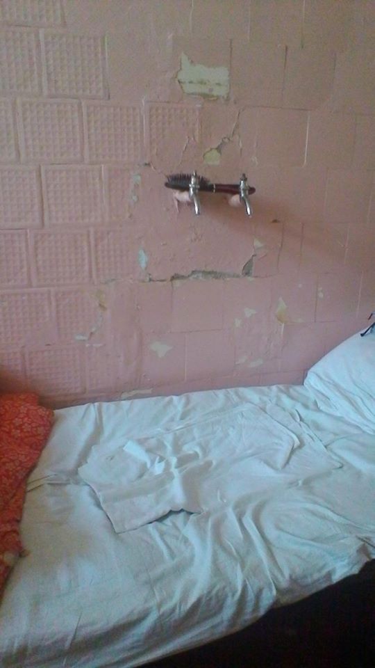 Почти свинарник: «Правосек» опубликовал снимки из госпиталя «сильнейшей армии Европы» Почти свинарник: «Правосек» опубликовал снимки из госпиталя «сильнейшей армии Европы»