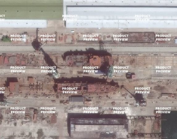 Строящееся в Крыму российское судно проекта 22160 попало в объектив спутника Строящееся в Крыму российское судно проекта 22160 попало в объектив спутника