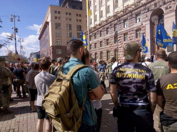 Хрюмберги взяли в котёл Киевсовет