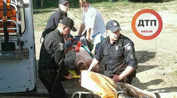 Стрельба в Киеве: совершено покушение на Адама Осмаева и Амину Окуеву. Стрельба в Киеве: совершено покушение на Адама Осмаева и Амину Окуеву.