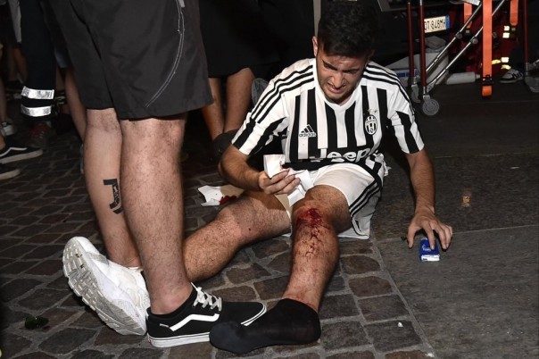 Около 600 человек пострадали в давке на финальном матче Лиги чемпионов Около 600 человек пострадали в давке на финальном матче Лиги чемпионов