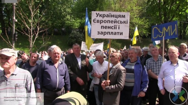 Где пенсионеру лучше - в ДНР или на Украине?