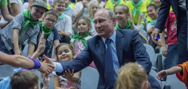 Российский писатель-русофоб недоволен тем, что Путин считается с мнением народа