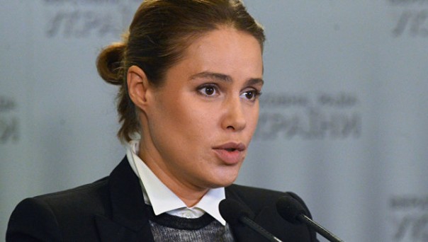 В Одессе избитая и облитая зеленкой депутат Наталья Королевская может ослепнуть.