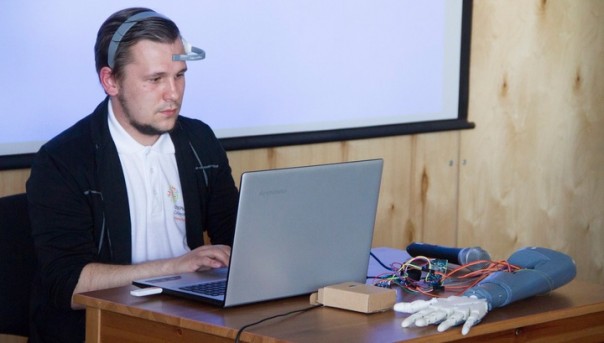 Российские студенты создали прототипы бионических протезов и мышечный электростимулятор Российские студенты создали прототипы бионических протезов и мышечный электростимулятор