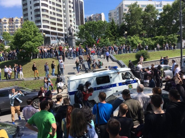 В РФ прошли первые задержания на акциях протеста