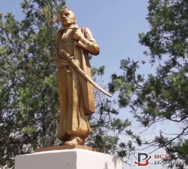 На Запорожье Ленина превратили в Пилипа Орлика На Запорожье Ленина превратили в Пилипа Орлика