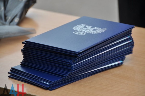 Донецкий военный лицей им. Берегового в торжественной обстановке отметил свой 22-й выпуск Донецкий военный лицей им. Берегового в торжественной обстановке отметил свой 22-й выпуск