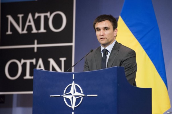 Климкин размечтался о слиянии с НАТО: спустите карлика на землю