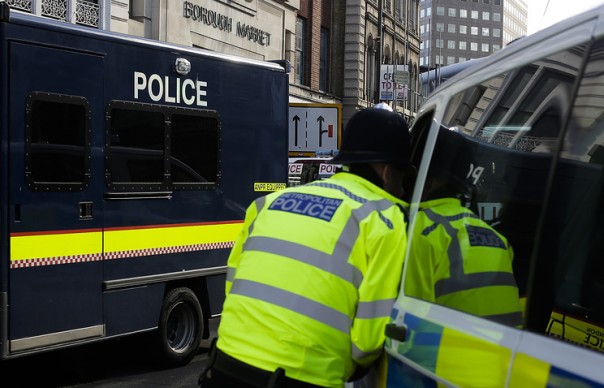 В Лондоне фургон наехал на толпу людей