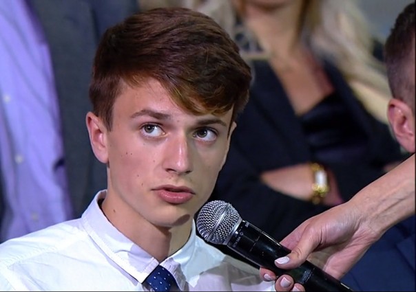 Протест 13-летних "налогоплательщиков": с кем тут бороться-то