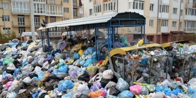 Во Львове готовятся к эвакуации детей из-за мусорного коллапса