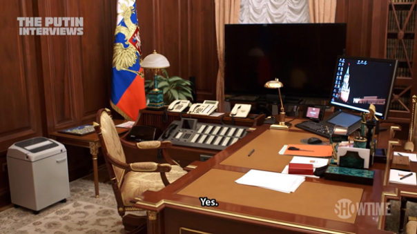 Стоун показал экран компьютера Путина c Windows XP