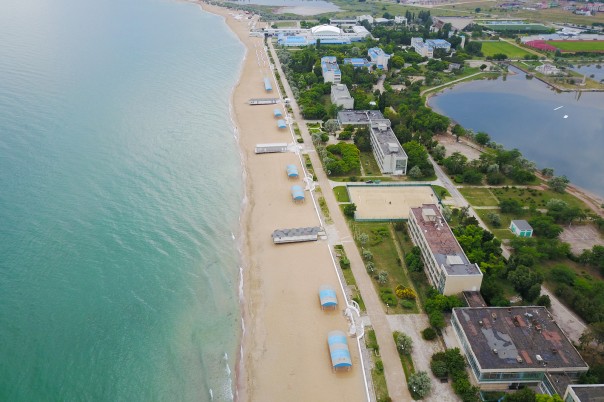 Пустые пляжи Крыма с квадрокоптера Пустые пляжи Крыма с квадрокоптера