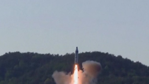 Пхеньян провел испытания нового ракетного двигателя