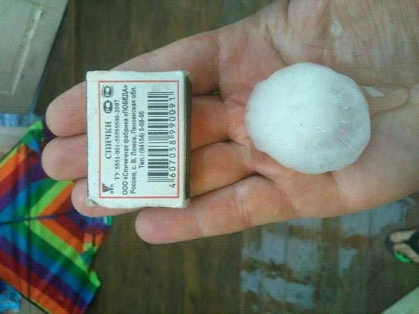 В Хакасии выпал град размером с куриное яйцо