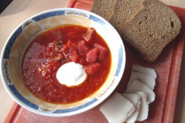 У патриотов забрали борщ и сало У патриотов забрали борщ и сало