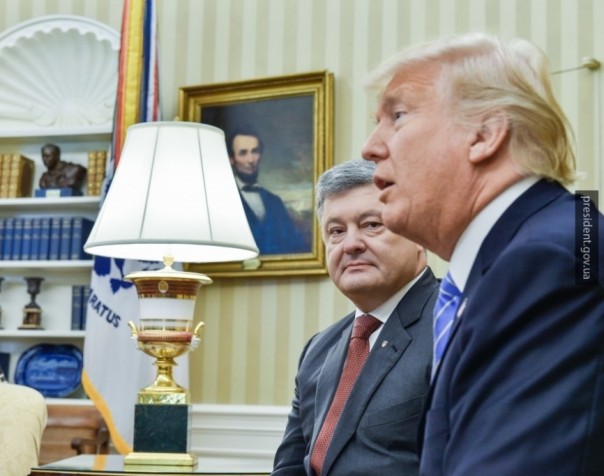 СМИ рассказали, как Трамп упрекнул Порошенко при встрече