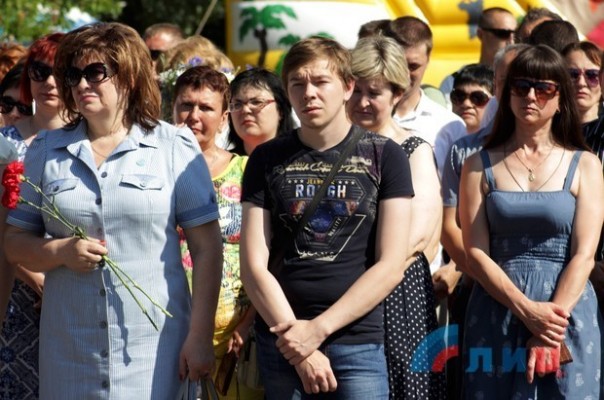 Сводка от НМ ЛНР 27 июня 2017. ''Хлебное перемирие'' в разгаре: ВСУ обстреляли н.п. Веселая Гора Сводка от НМ ЛНР 27 июня 2017. ''Хлебное перемирие'' в разгаре: ВСУ обстреляли н.п. Веселая Гора