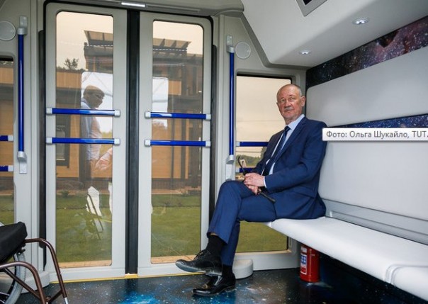 Сразу три вида струнного транспорта показали на пресс-презентации в ЭкоТехноПарке Сразу три вида струнного транспорта показали на пресс-презентации в ЭкоТехноПарке