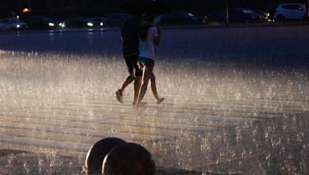 На Москву надвигается стена дождя, какого не было с 50-х годов прошлого века