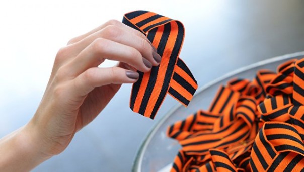 Греция против Украины: в Афинах прошла акции в поддержку георгиевской ленточки