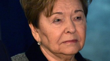 Наина Ельцина предложила считать 90-е годы святыми