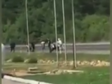 СМИ: Кортеж Порошенко на «пути к Европе» сбил мотоциклиста и даже не остановился